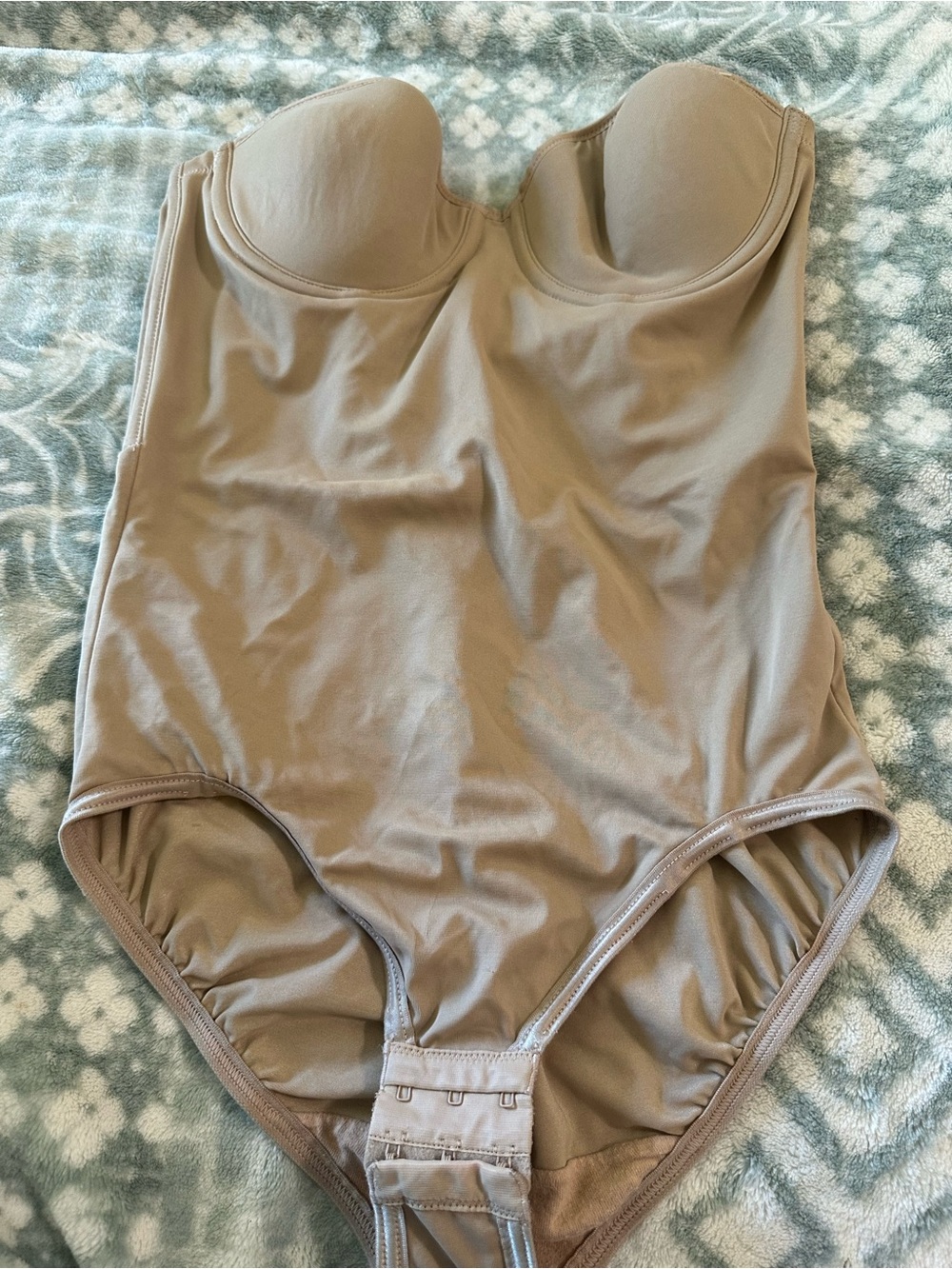 Flexees Maidenform Seamless Strapless Shaping Bodysuit in Taupe 36B